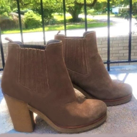 Prada suede Chelsea booties - Picture 3 of 12